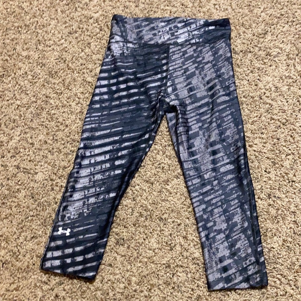 UA Heat Gear Capri size small